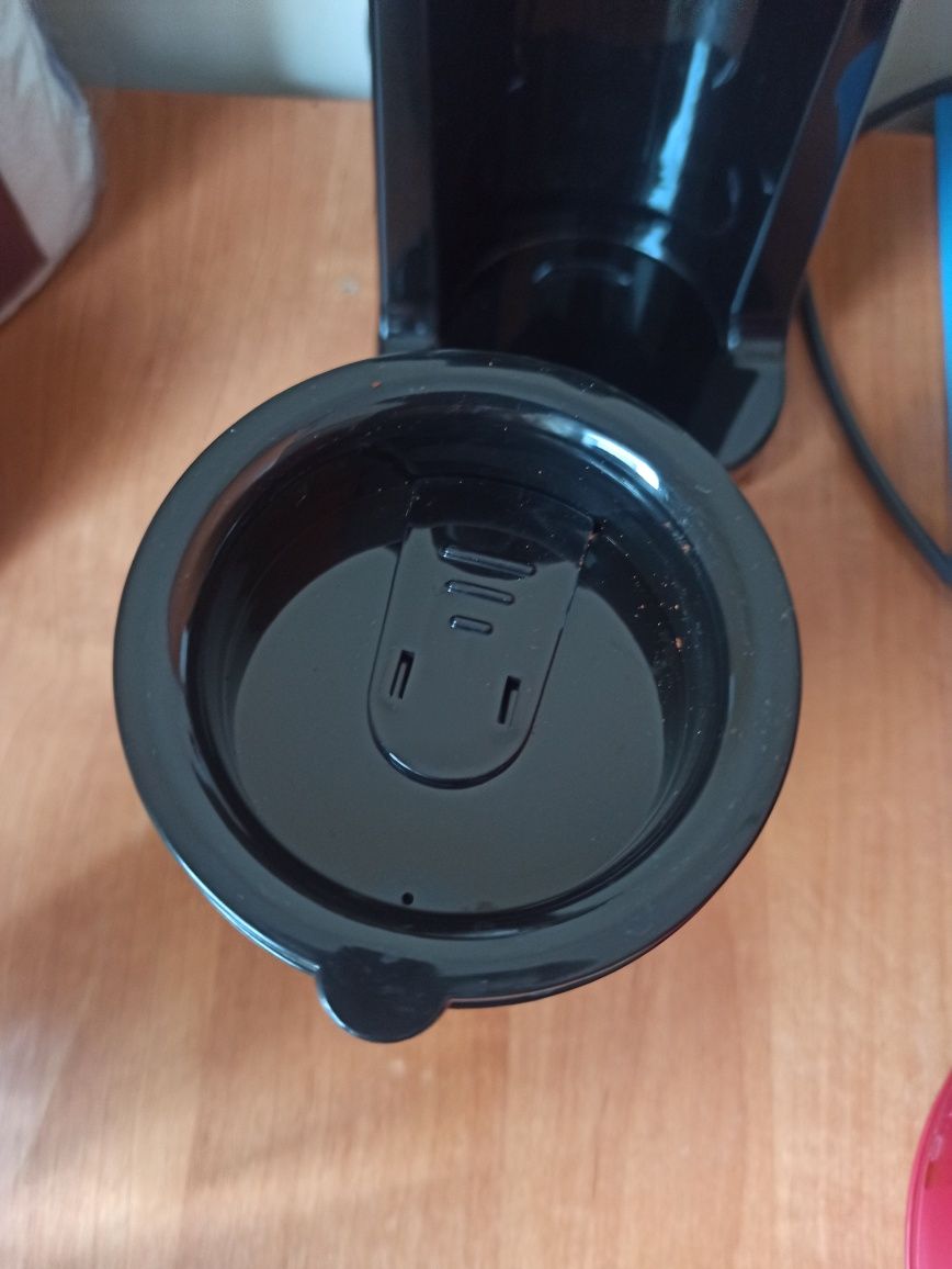 Ekspres do kawy Beston przelewowy 420 ml z kubkiem termicznym