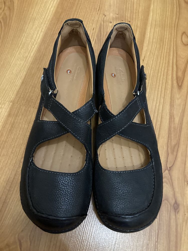 Туфли Clarks женские стелька 26,5 размер 41.Новые.