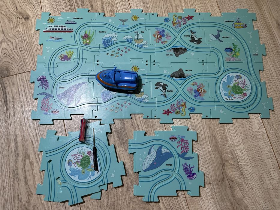 Розвиваюча іграшка-пазл «RailCar» Ігровий килимок