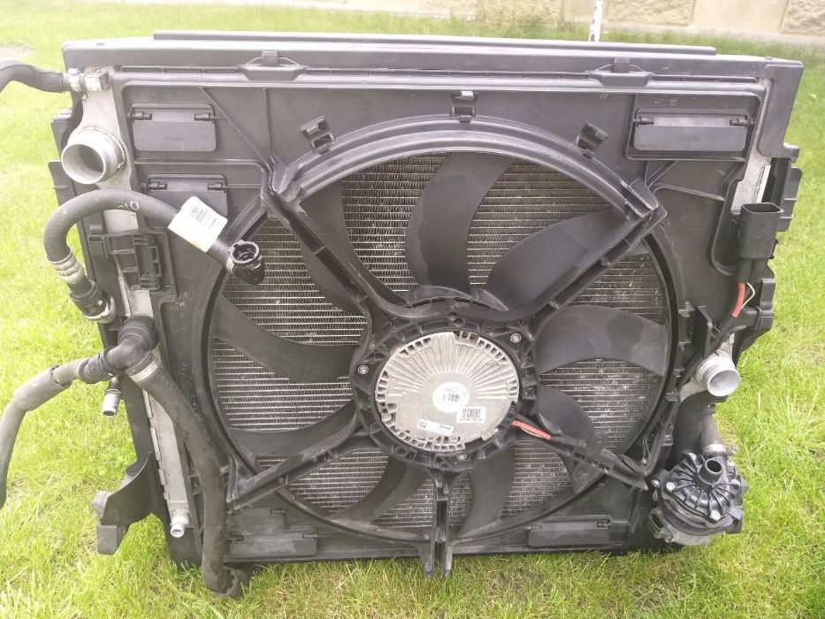 BMW X5 F15 X6 F16 телевизор радиатор вентилятор касета панель передок