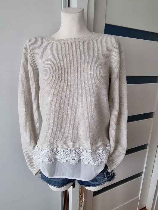 Kremowy sweterek ze srebrną nitką i koronką George Rozmiar 40(L)