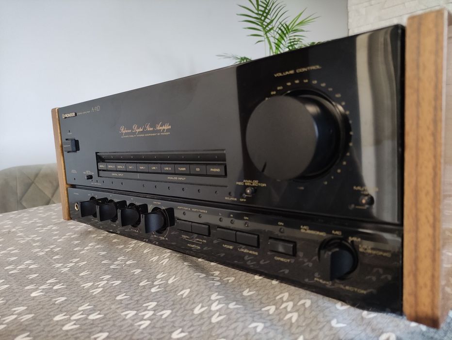 Najwyższy model Pioneer A-91D