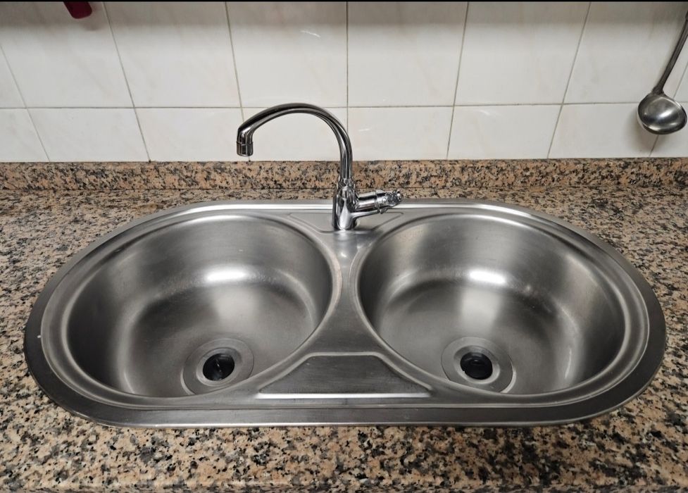 Lava-louça de 2 cubas (optimo estado)

Lava louça usado, mas em perfei