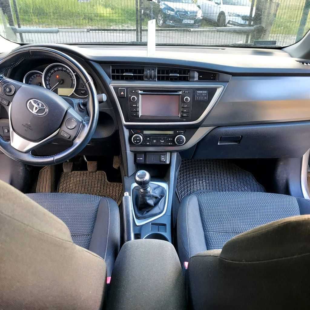 Toyota Auris  1.33 VVT, benzyna, rocznik 2014