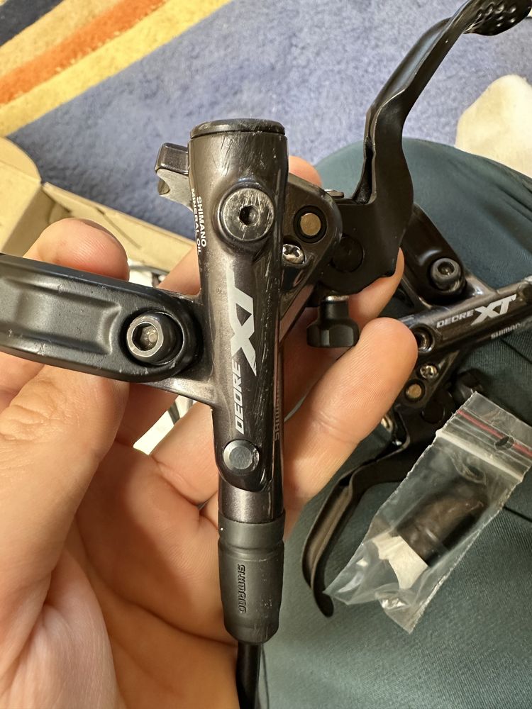 Klamki hamulca SHIMANO Deore XT BL-M8100
