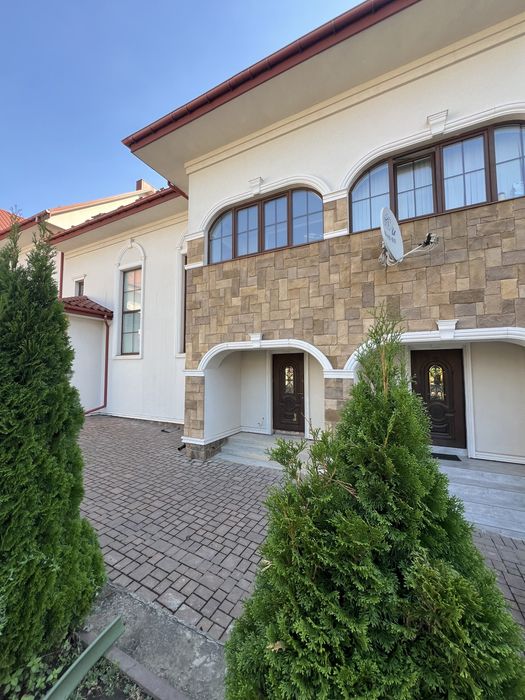 Продам розкішний котедж