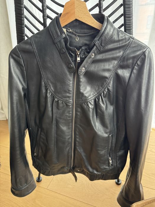 Sprzedam skórzaną kurtkę damską marki TruTrussardi