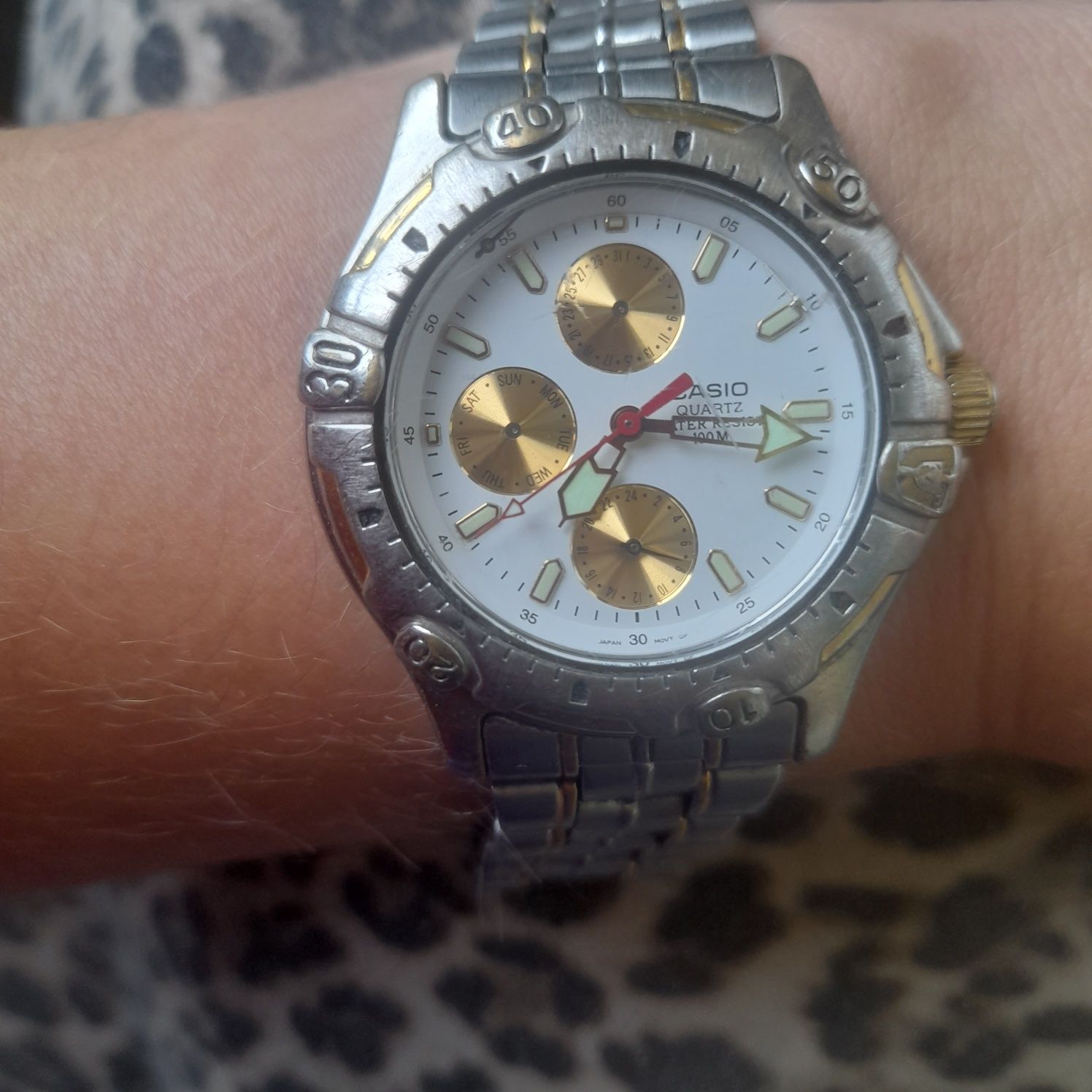 Продам наручний годинник casio