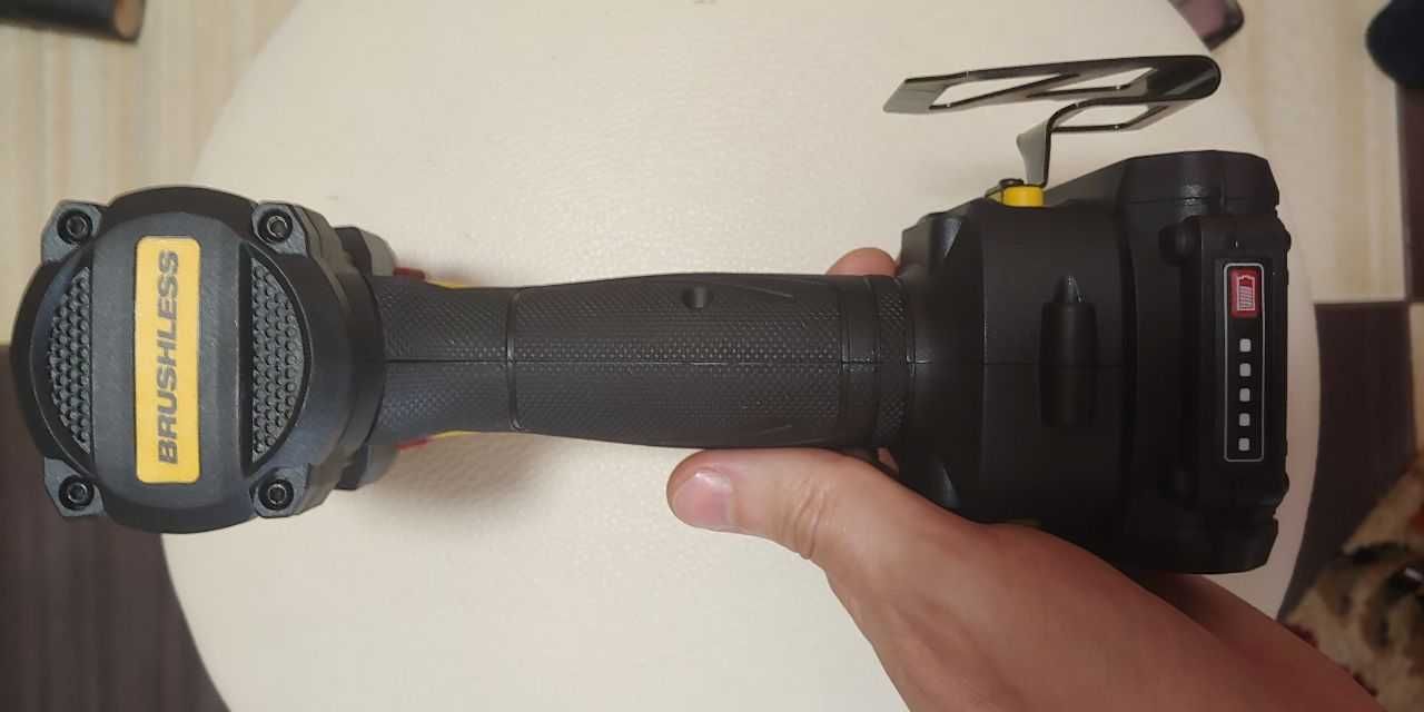 Оригінальний набір шуруповертів CAT DX12K