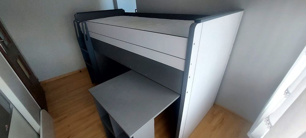 Sprzedam łóżko piętrowe z biurkiem z kolekcji  GUMI.