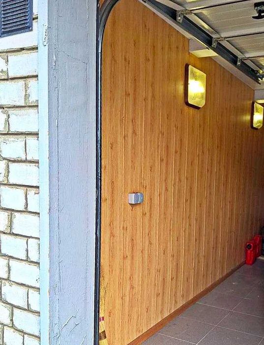 Продам гараж в центре, метро Я. Мудрого, ул. Студенческая