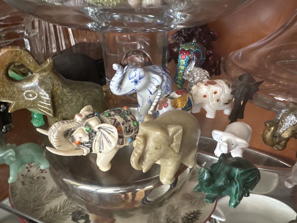 Colecao de elefantes miniaturas