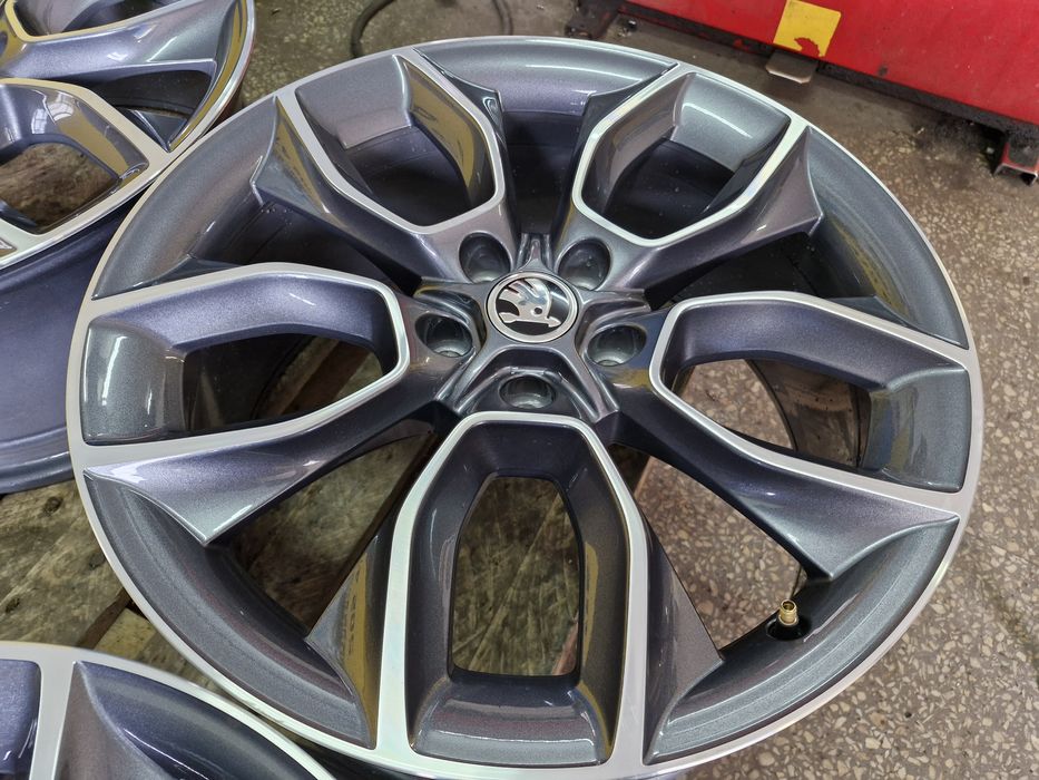 Alufelgi 5x112 19 Skoda Octavia RS Superb Kodiaq RS Karoq OE CRATER