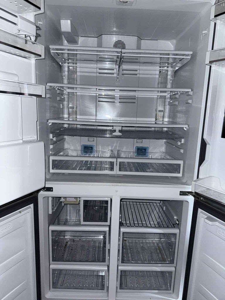 Lodówka Beko srebrna