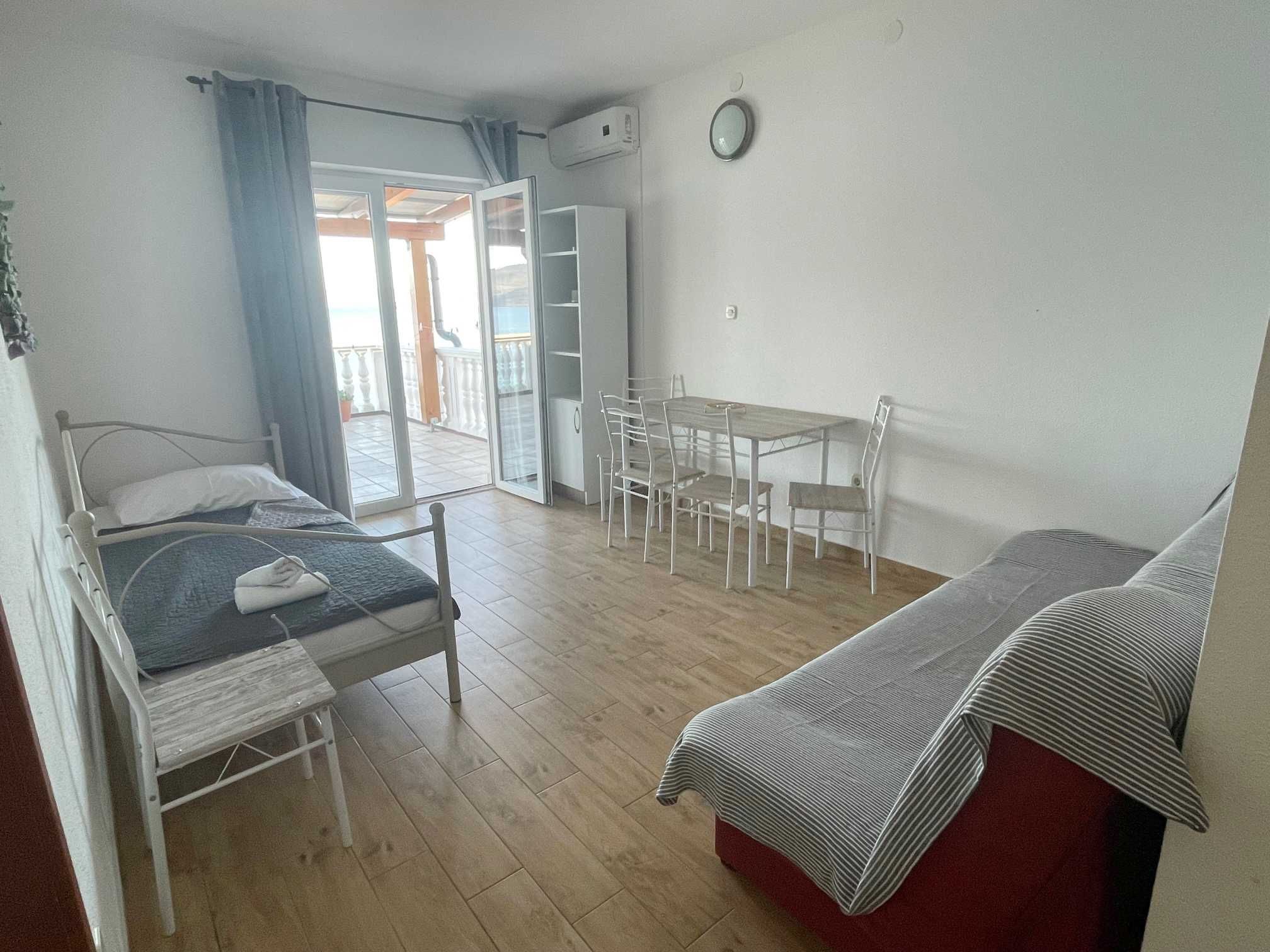 CHORWACJA STARIGRAD dwa apartamenty, noclegi z widokiem na morze