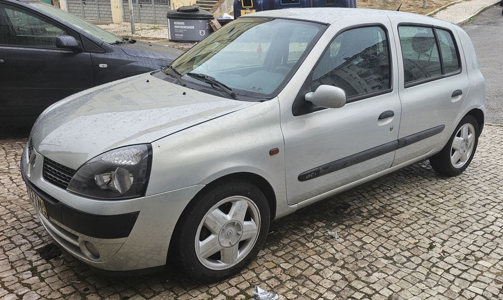 Renault Clio 1.5 DCi  ANO 2002 Tem 300.000Km