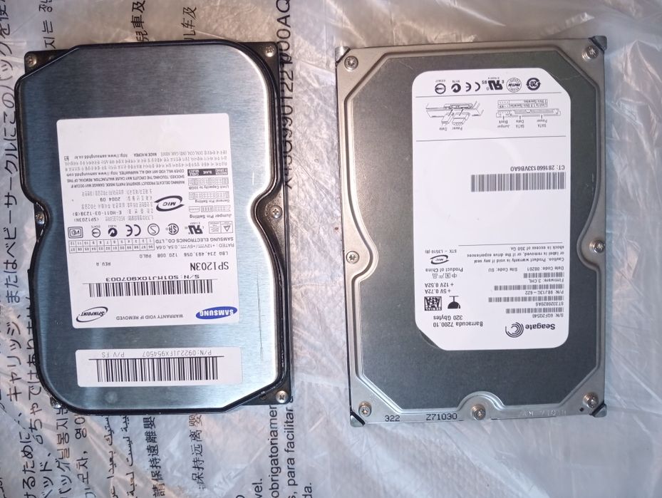 Várias peças de informática