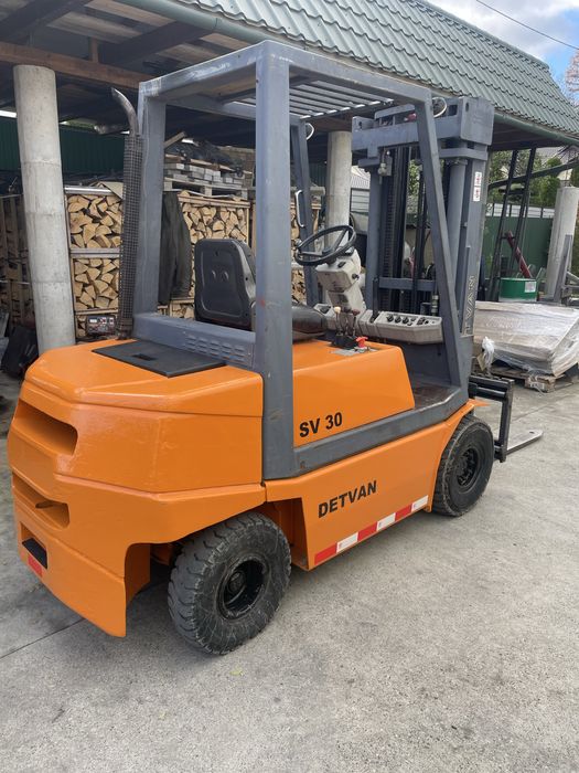 Вилочный Погрузщик Кара 3т