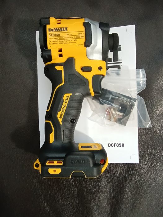 Акумуляторний ударний шуруповерт DeWALT DCF850N, безщітковий, без акб