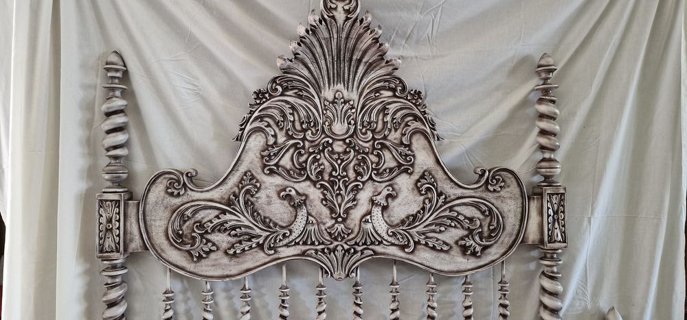 Cama antiga, restaurada