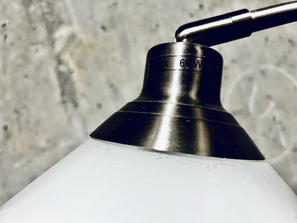 Lampa stojąca KORBY z IKEA - Elegancki design ze szkła i niklu -