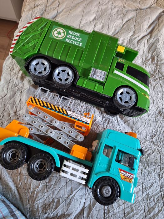 Auto  podnośnik, smieciarka Dumel dla dzieci