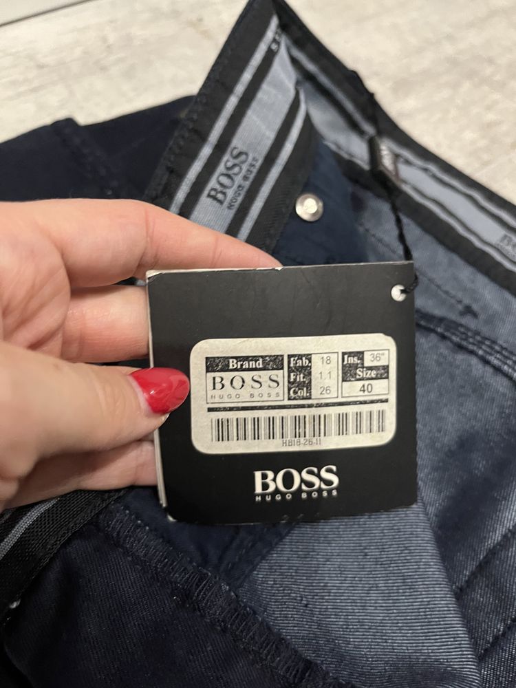 Spodnie Hugo Boss rozmiar L XL proste nogawki