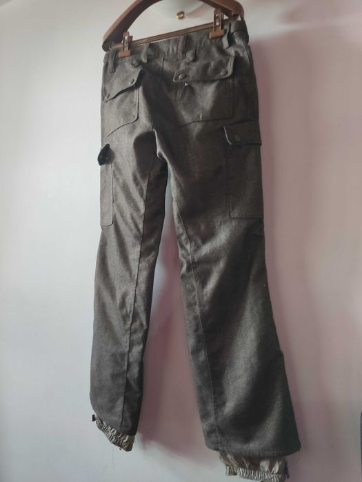 Novas Calças de ski. Marca de qualidade