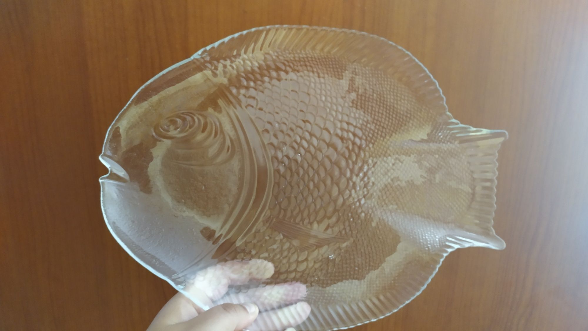 Продам тарілку у формі рибки
