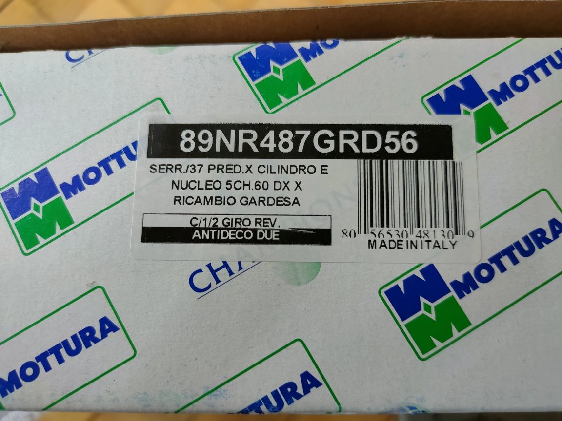 Zamek do drzwi MOTTURA 89NR487GRD56 centralny-rozporowy