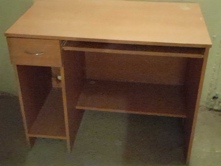 biurko małe pod komputer