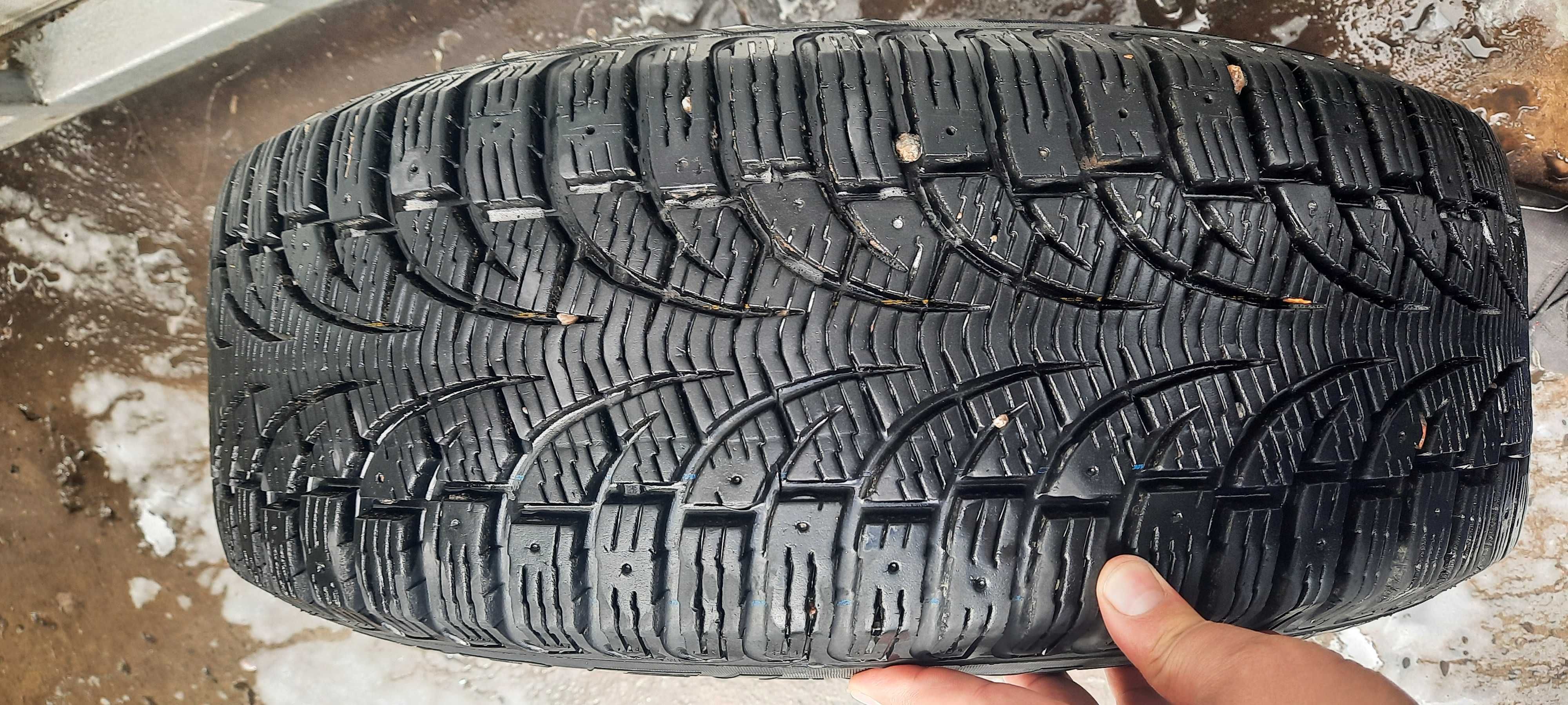 Продам Зимнюю резину PIRELLI 225/55 R16