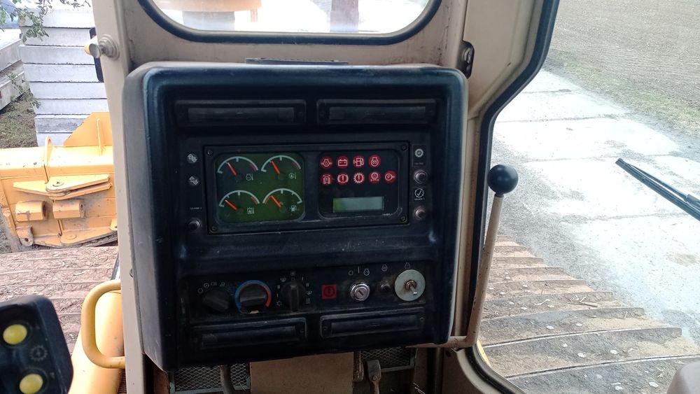 Sprzedam spycharke Cat D6M