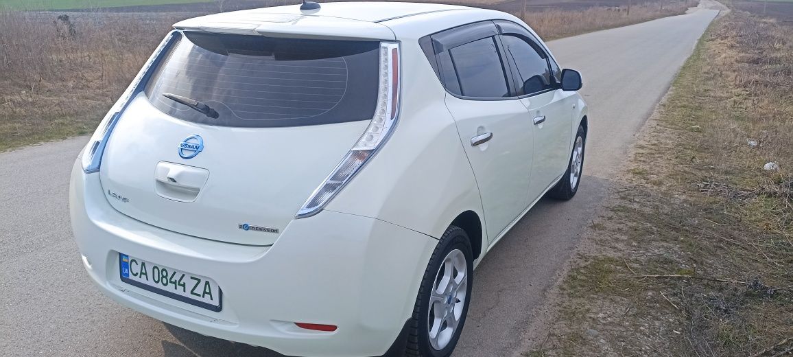 Nissan Leaf 2012рік