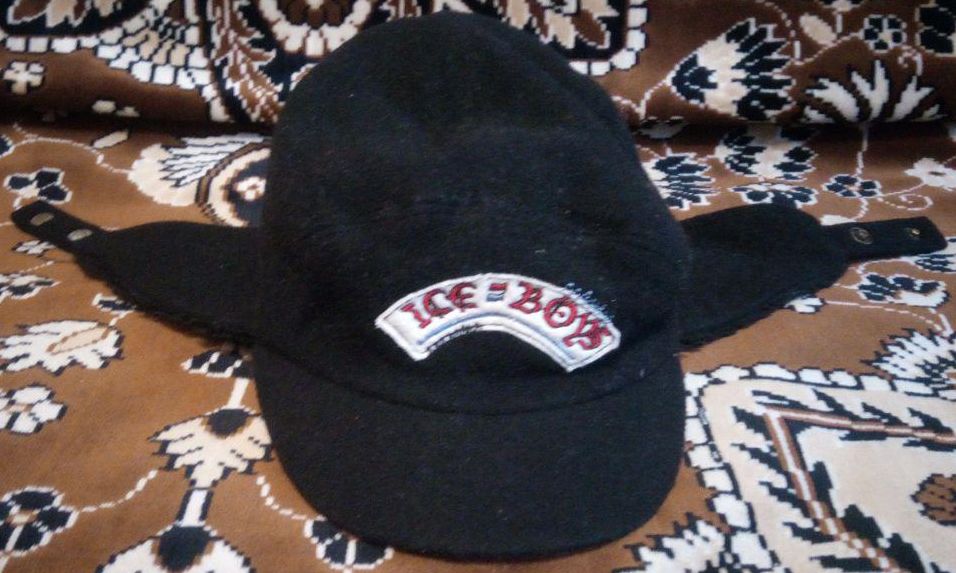 Продам шапку фирменную Зима