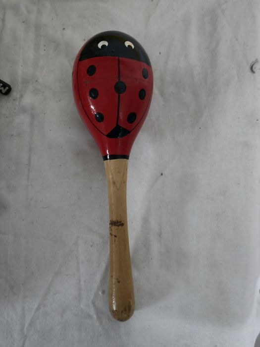 Maracas com som em madeira