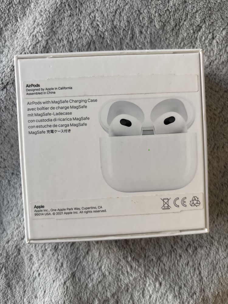 Apple AirPods 3 generacji oryginalne etui lightning mag safe