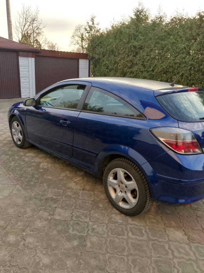 Opel Astra GTC 1.7cdti