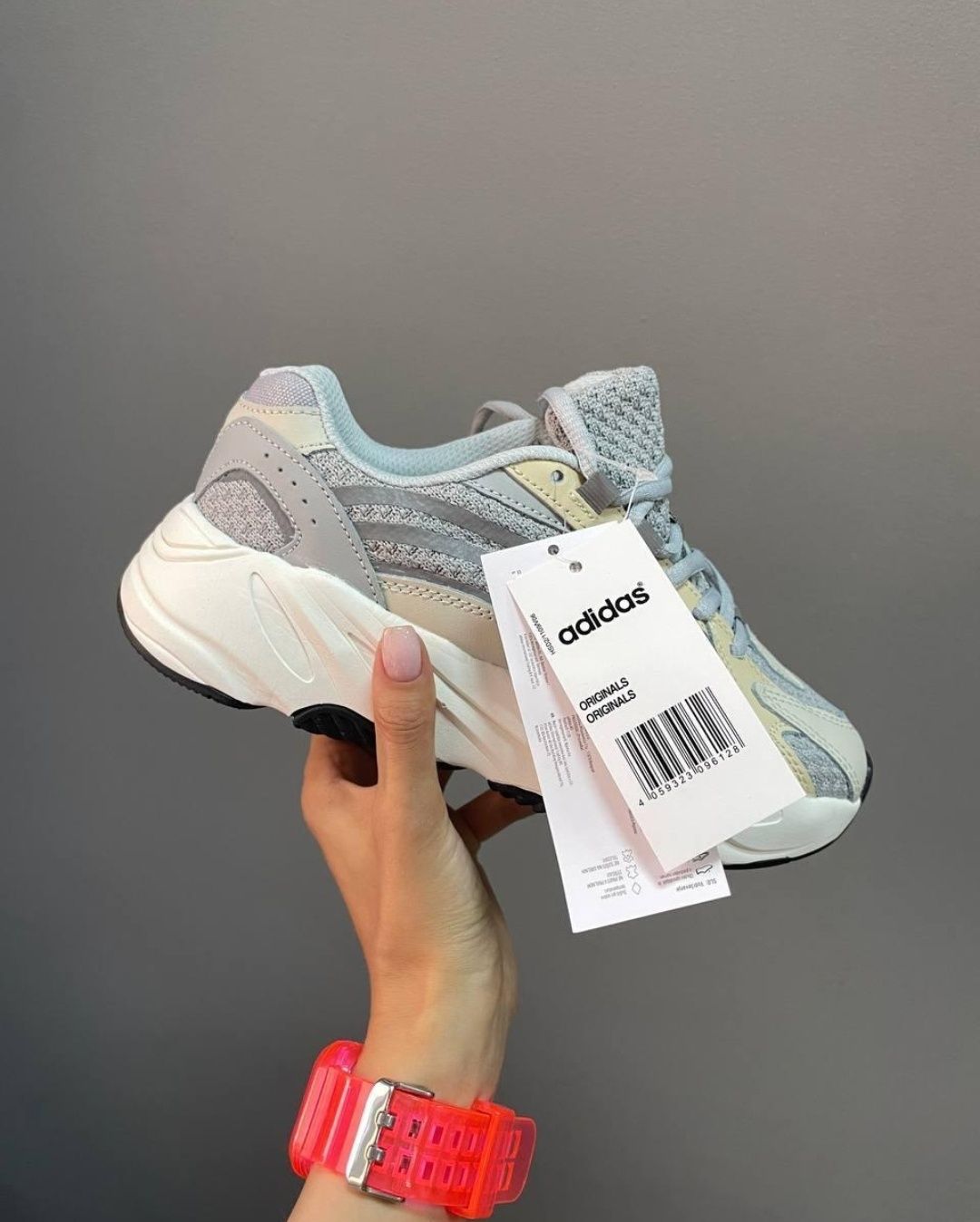 Акція-30%Кросівки Adidas Yeezy Boost 700 V2