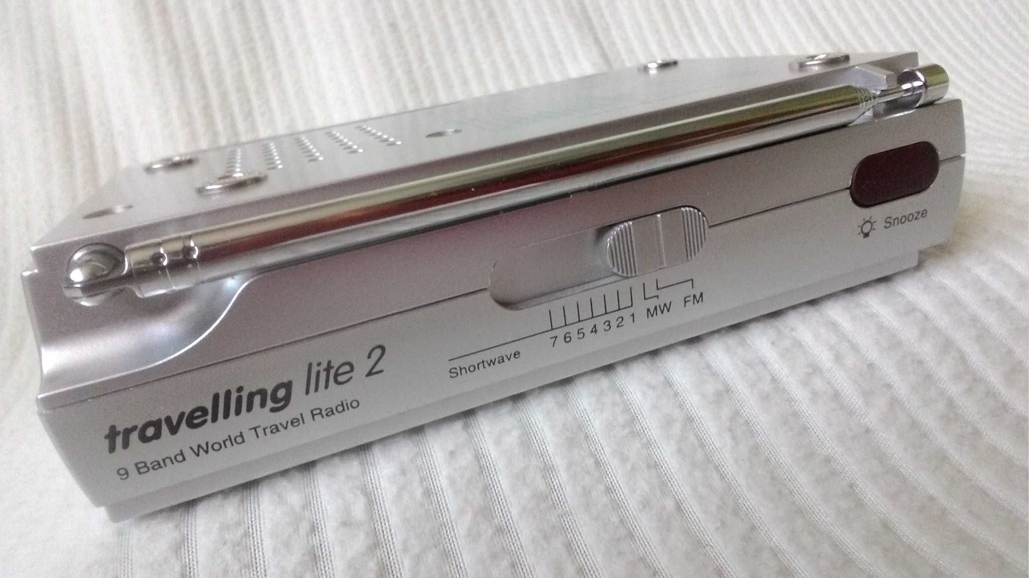 PLL World Service 9 Band Travelling Lite 2 Roberts R-9968