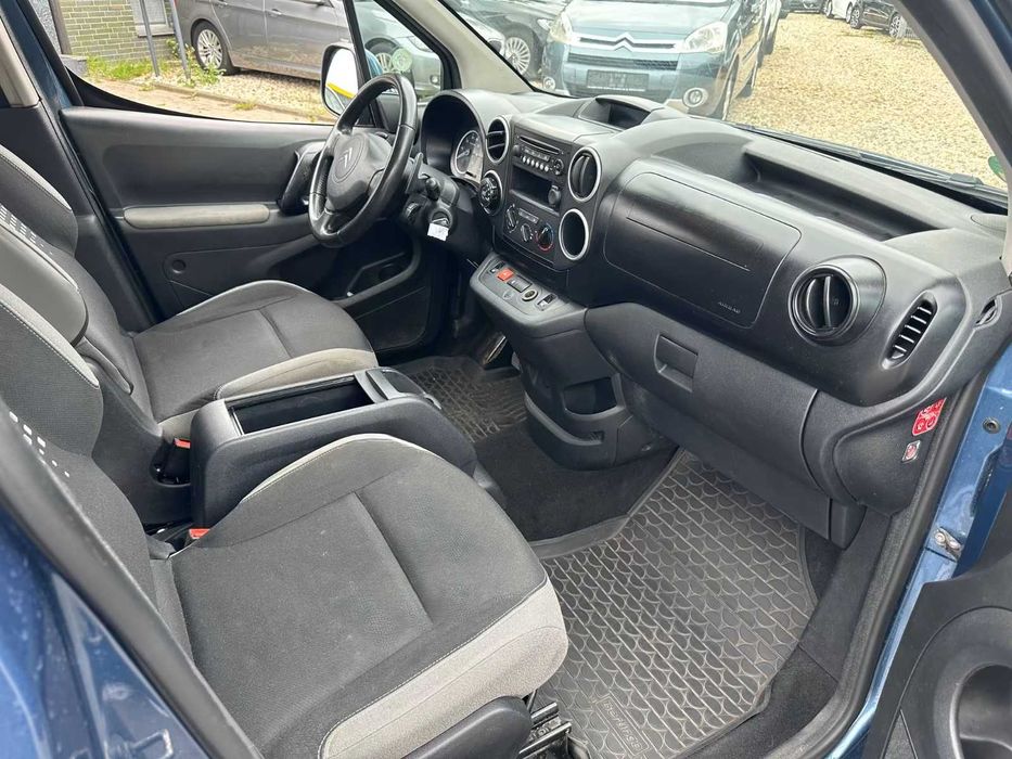 Viatura Adaptada Automática  5Lugares + Cadeira de Rodas  com Garantia