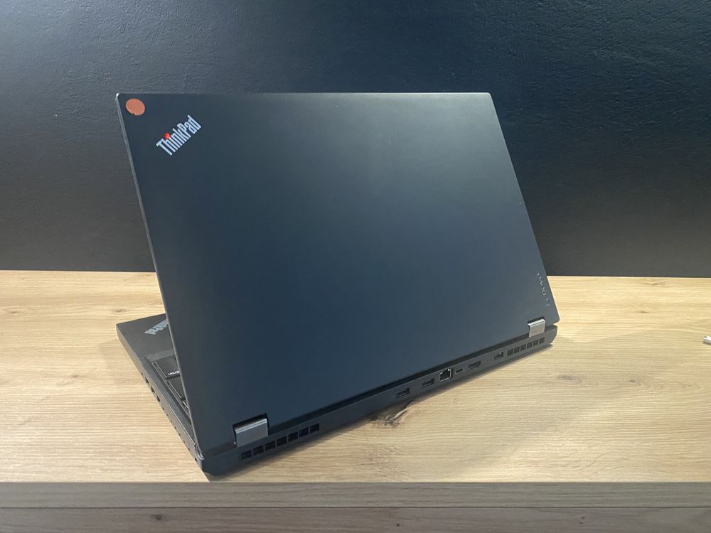 Mocny Laptop Lenovo P51 i7-7820HQ 16 GB / 256 GB