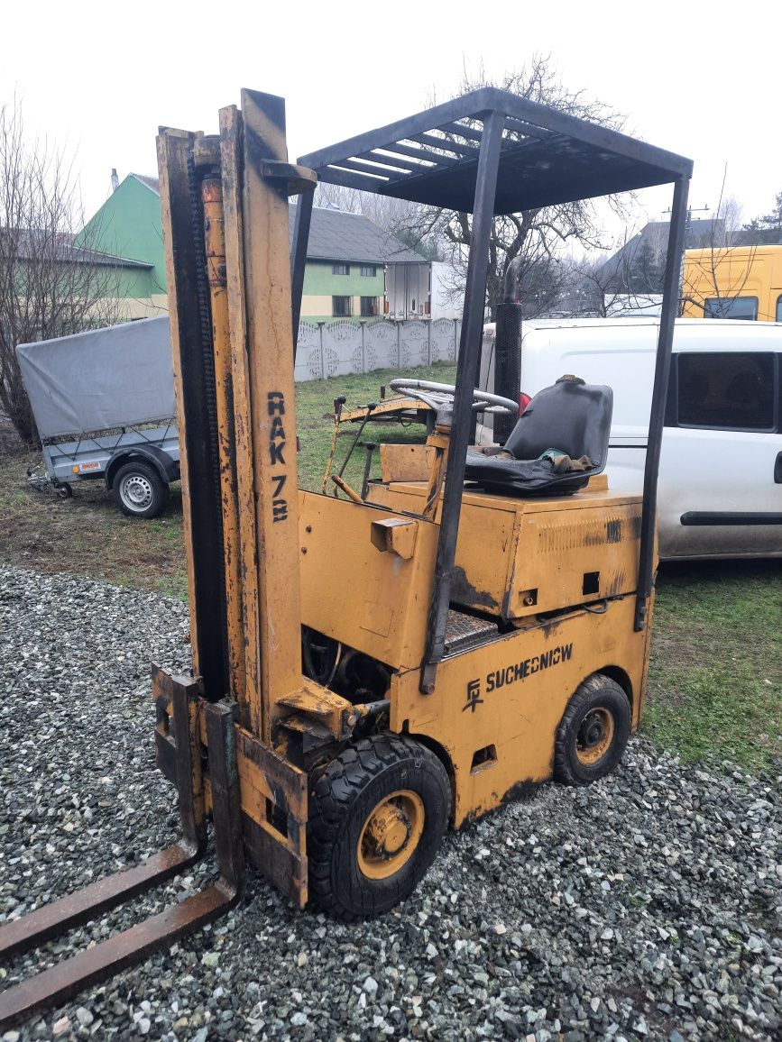 Wózek widłowy rak Suchedniów silnik Ursus C330 transport laweta
