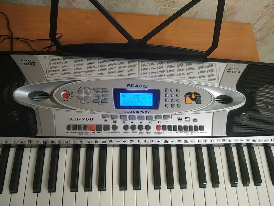 Синтезатор Bravis КВ-760