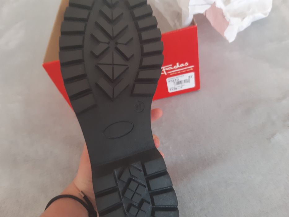 Sapatos novos nunca usados