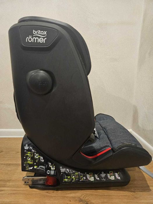 Дитяче автомобільне крісло Britax-Römer Advansafix IV б/у