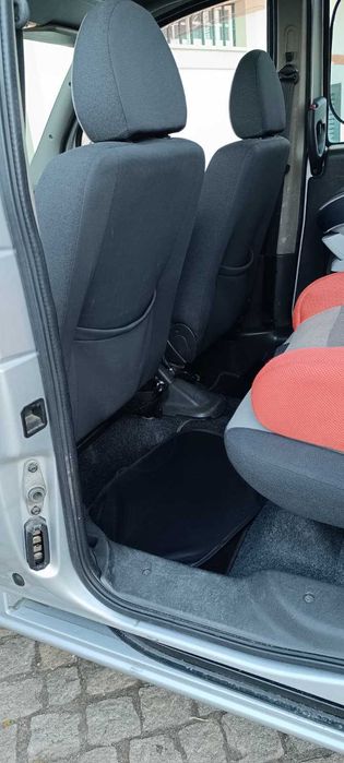 Carrinha Fiat Dobló 1.3 MultiJet JTD 16V 85Cv 5L