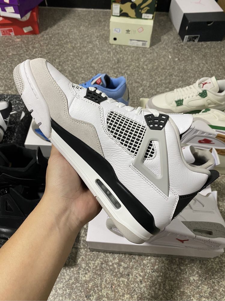 Кросівки Air Jordan 4 Retro Military Black Джордан ретро чорно-білі