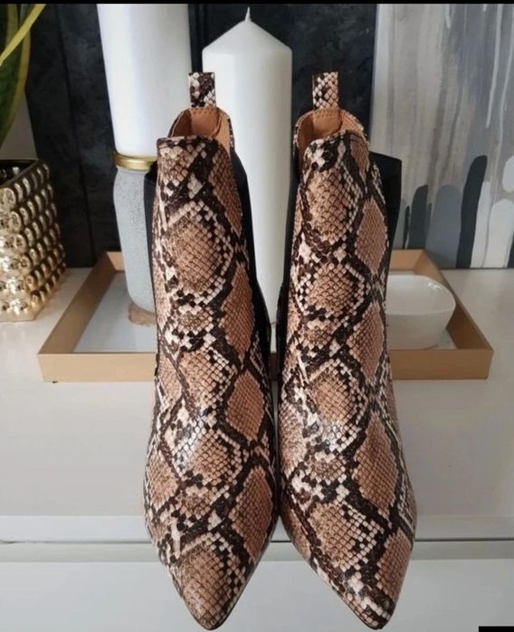 Nowe botki skóra węża na słupku vices kowbojki