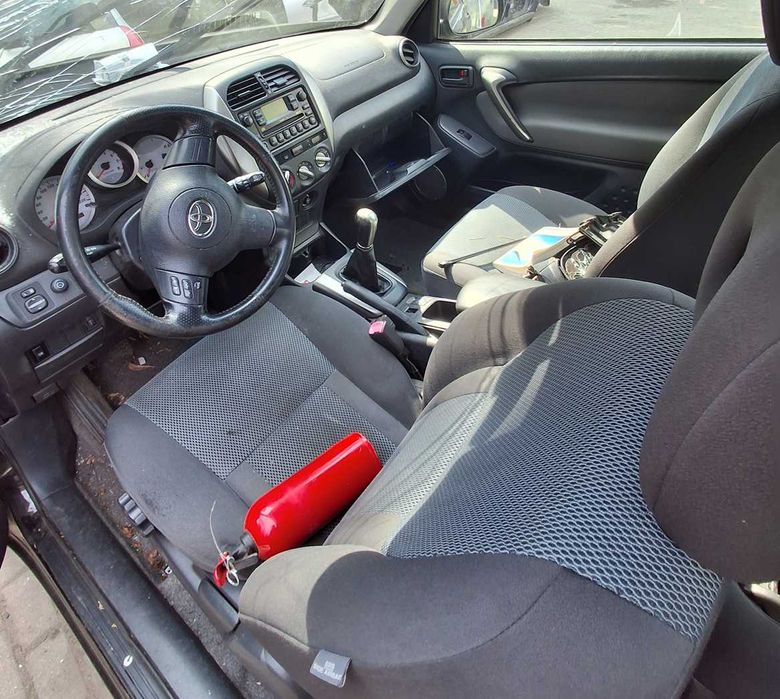 Toyota Rav4,  rok 2004 - na części